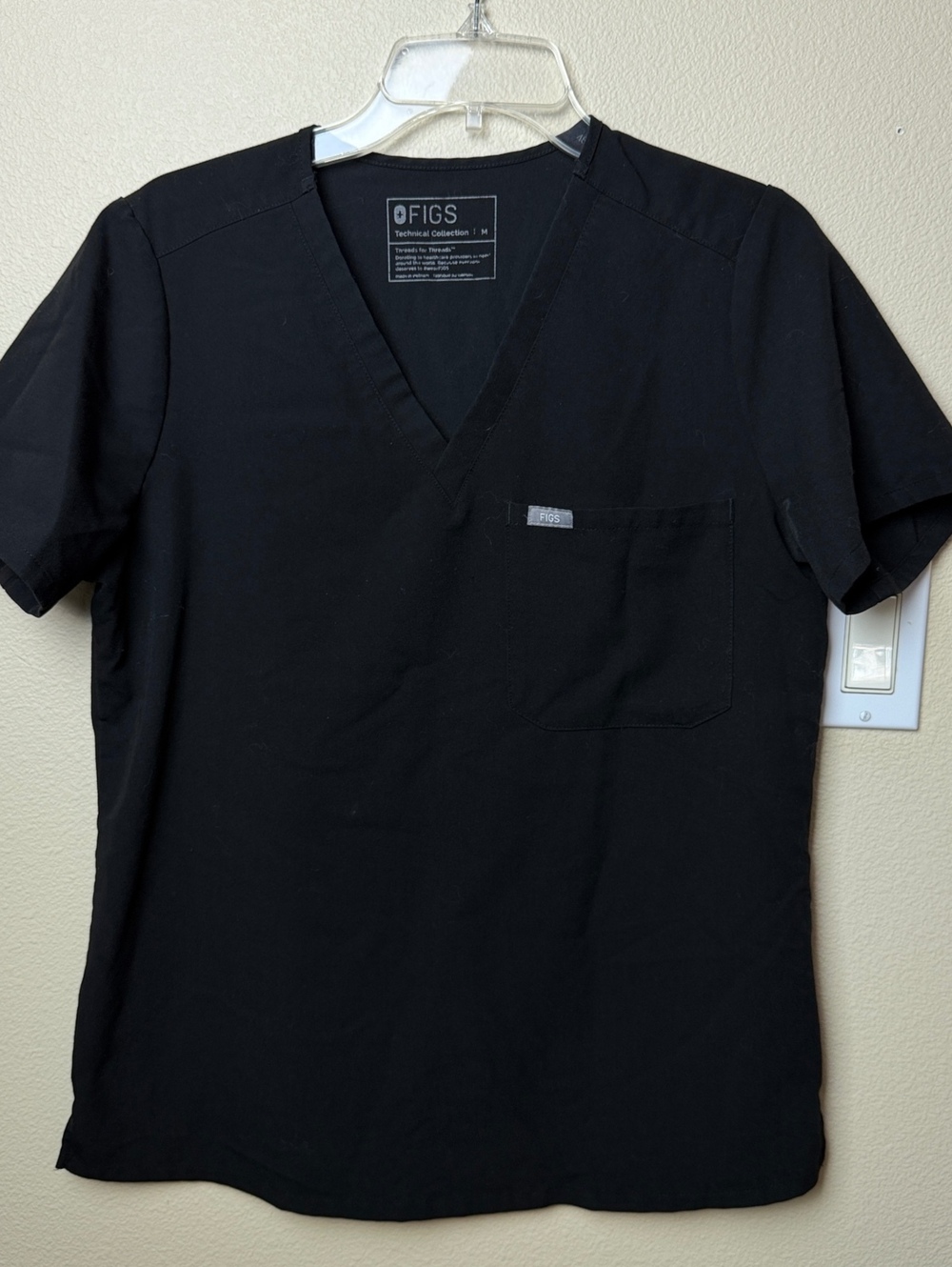 FIGS Scrubs Catarina | Size M | Color Black